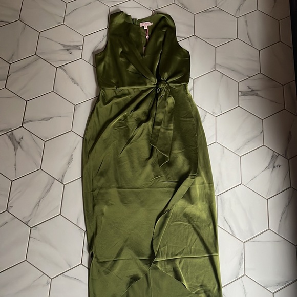 Ted baker Pohshan
Keyhole Detail Midi Dress - Picture 2 of 4